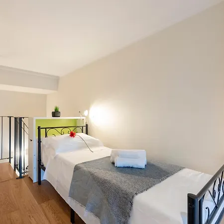 Beautiful Flat Next To Aquarium - Happy *