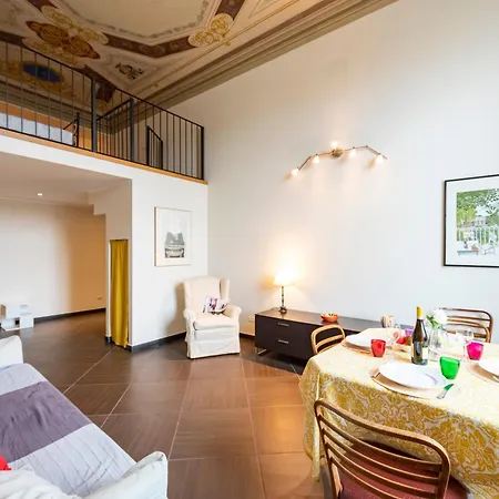 Beautiful Flat Next To Aquarium - Happy