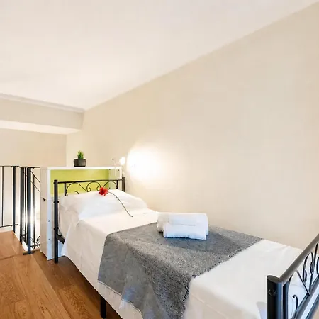 Beautiful Flat Next To Aquarium - Happy *
