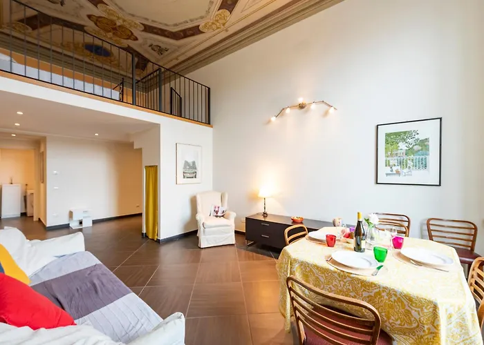 Beautiful Flat Next To Aquarium - Happy