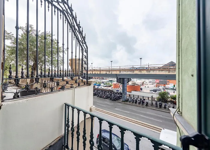 شقة Beautiful Flat Next To Aquarium - Happy جنوة